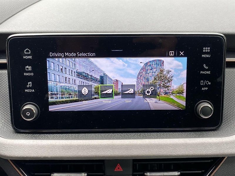 Škoda Scala (2025) 1.0 TSI Top Selection - fotka 15 z 35