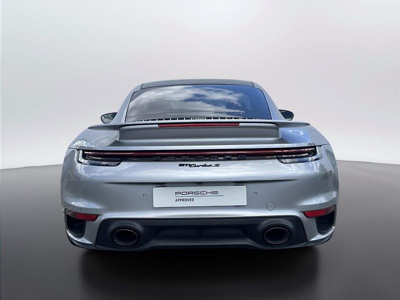 Porsche 911 Turbo S - fotka 4 z 28
