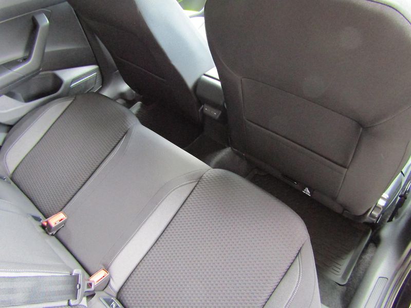 Volkswagen Taigo People 1,0 TSI 70 kW 5G - fotka 25 z 30