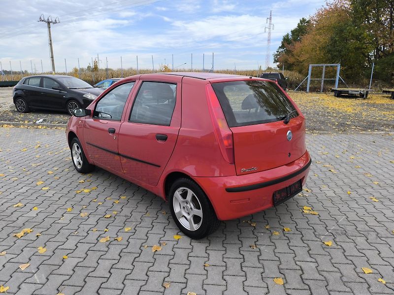 Fiat Punto (2005) 1.3 DOLOŽENÉ KM,SERVISNÍ KN - fotka 5 z 26