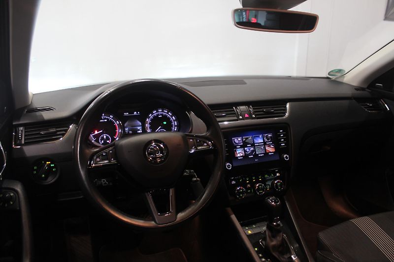 Škoda Octavia (2017) 1.4TSI DSG 110kW STYLE LED  - fotka 36 z 38