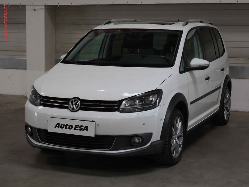 Volkswagen Touran (2014) 1.6 TDi, ČR, STK7/28 - fotka 3 z 20