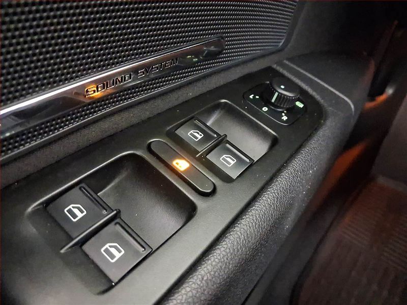 Škoda Superb (2013) Elegance 2.0 TDI, 4X4 - fotka 16 z 16