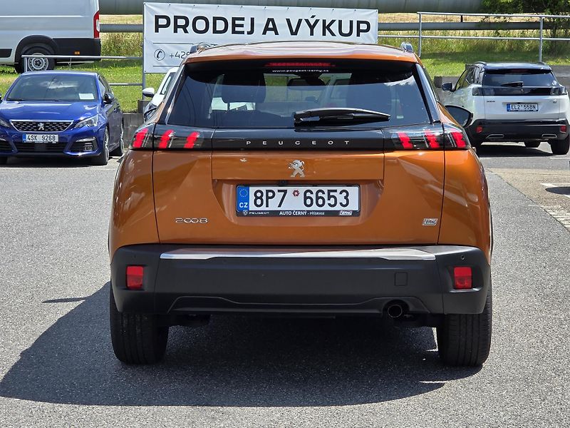 Peugeot 2008 (2022) 1.2 PT 100 ALLURE PACK MAN6 - fotka 4 z 27