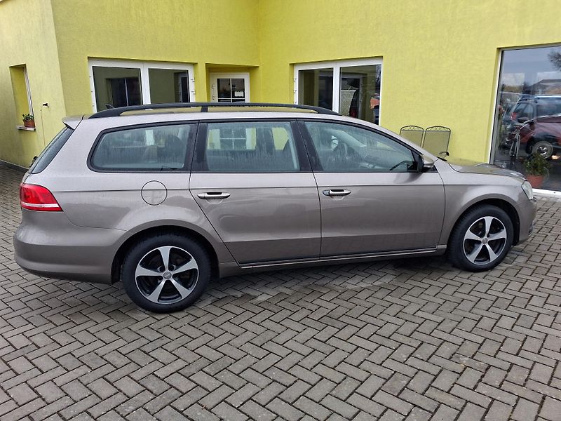 Volkswagen Passat (2011) 1,4TSi NAVI VYHŘ.SED, 2x KOLA - fotka 8 z 38