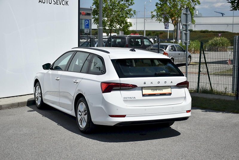 Škoda Octavia (2022) Ambition 1.5 TSI 110 kW - fotka 11 z 31