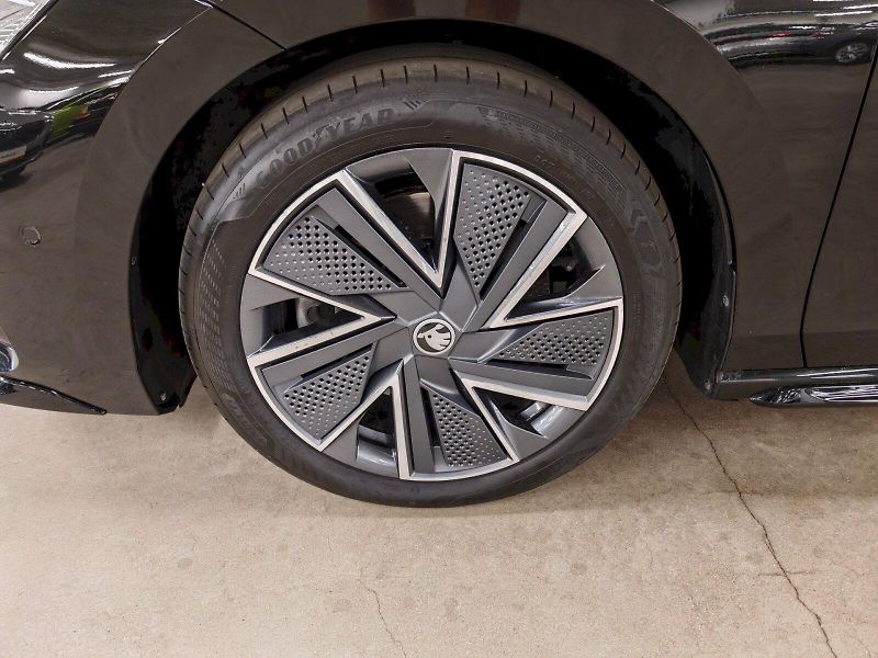 Škoda Superb (2025) 2.0 TDI 142 kW DSG 4x4 Sportli - fotka 35 z 35