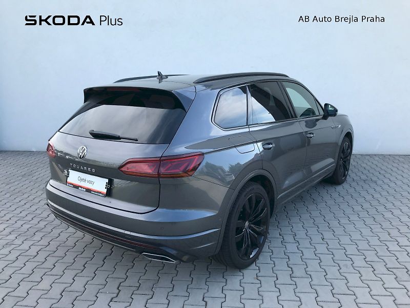Volkswagen Touareg (2021) R-LINE V6 3,0 TDI 4MOT 8TT - fotka 2 z 30