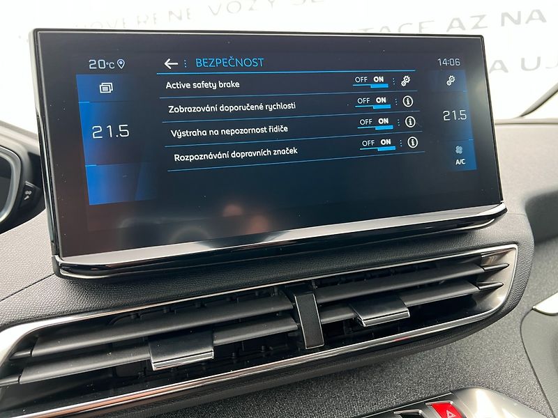Peugeot 5008 (2022) 1.2PT 96kW! Allure! Tažné! LED - fotka 31 z 42