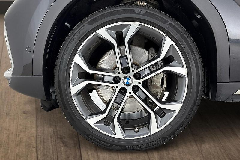 BMW X6 xDrive40d - fotka 29 z 29