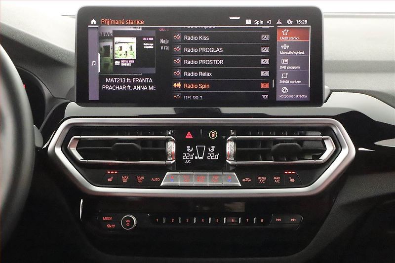 BMW X4 (2024) xDrive20d - fotka 9 z 21
