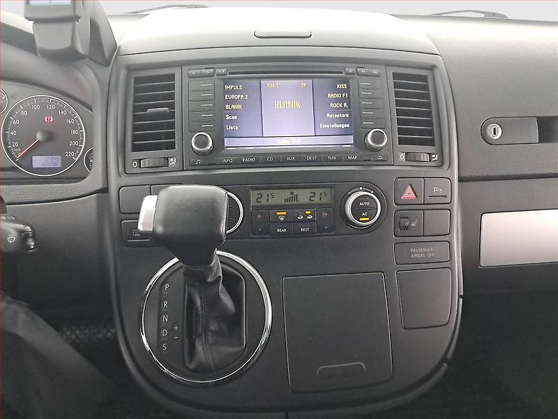 Volkswagen Multivan (2009) Highline 2.5 TDI - fotka 12 z 22