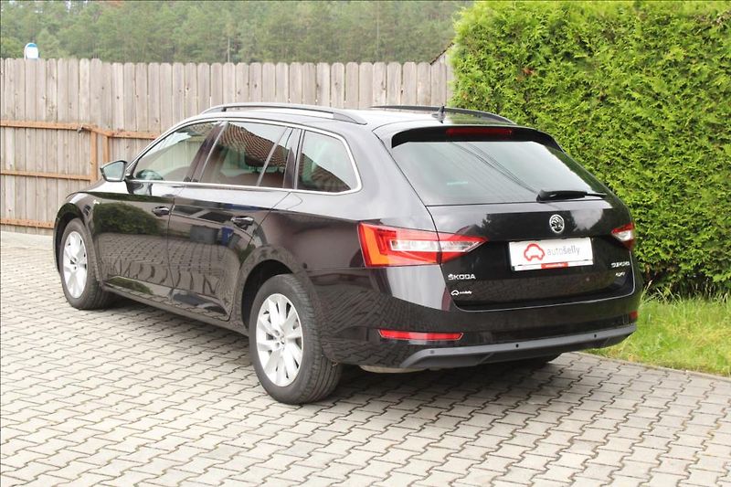 Škoda Superb 2,0 TDi  AMBITION 4X4 110kW - fotka 3 z 24