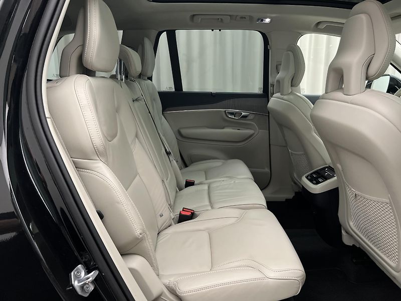 Volvo XC90 B5 AWD INSCRIPTION  - fotka 24 z 44