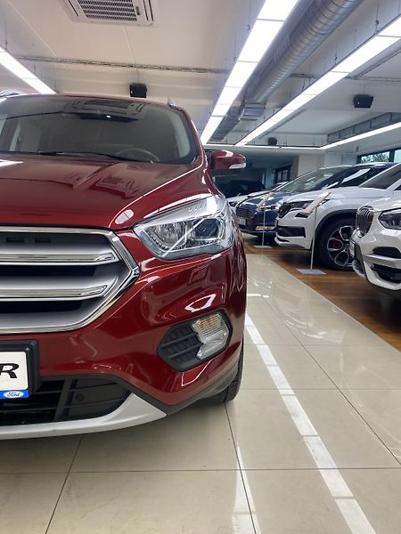 Ford Kuga Titanium 2,0EcoBlue AT AWD, ČR - fotka 25 z 26