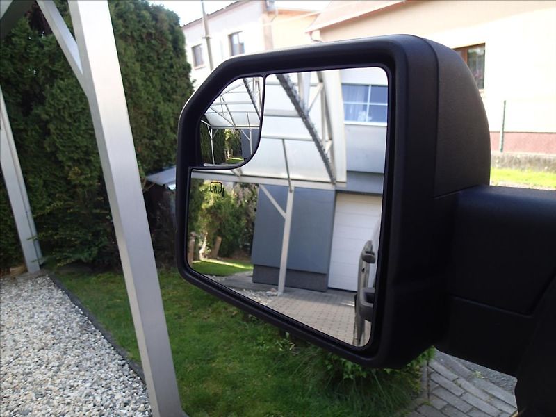 Ford F-150 5,0 V8, hardtop - fotka 16 z 64