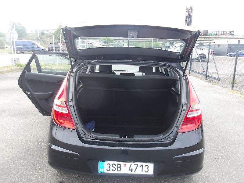 Hyundai i30 1,4i ČR NAJ.100000km !!! - fotka 14 z 35