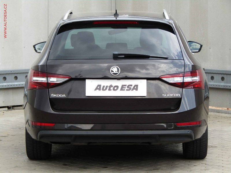 Škoda Superb (2016) 2.0 TDi, Style, DSG, TZ - fotka 5 z 19