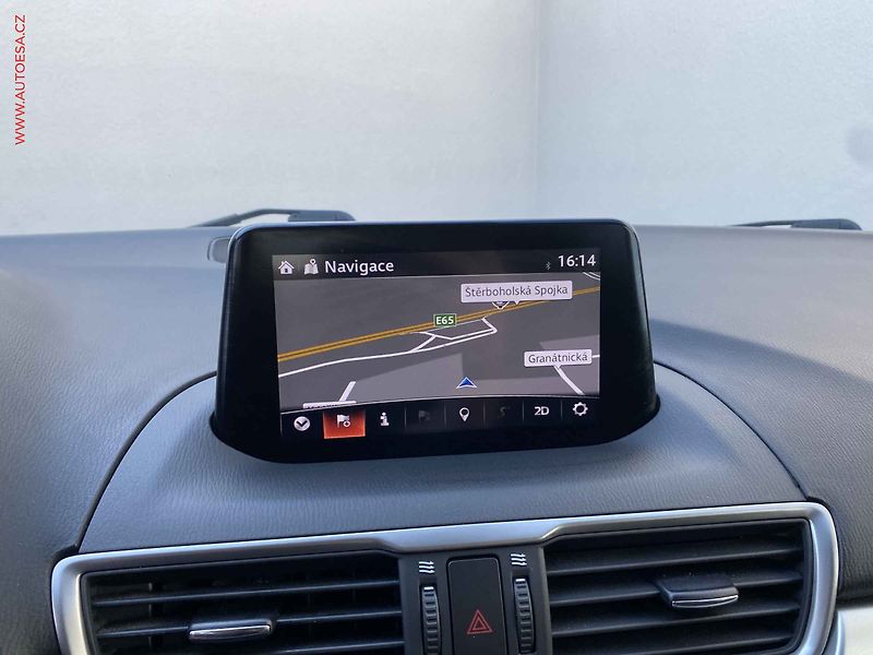 Mazda 3 (2019) 2.0i, LED, navi - fotka 19 z 21