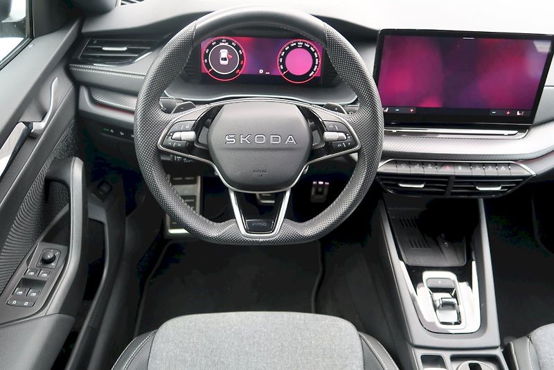 Škoda Octavia (2025) SportLine 2,0 TSI 110 kW DSG M - fotka 25 z 28