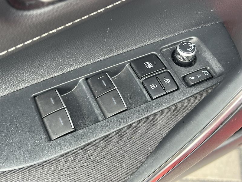 Toyota Corolla (2022) 1.8HYBRID Comfort KAMERA - fotka 15 z 21