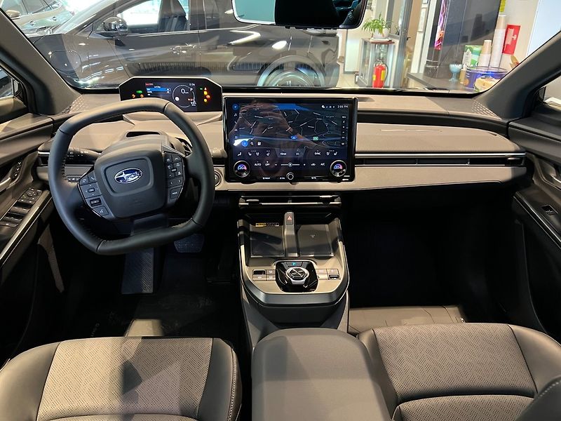 Subaru E-Outback 74.7 kWh AWD Touring H/K Pano - fotka 8 z 17