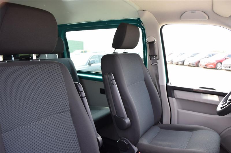 Volkswagen Transporter 2,0 TDI 110KW KLIMA TAŽNÉ NAVI - fotka 22 z 48