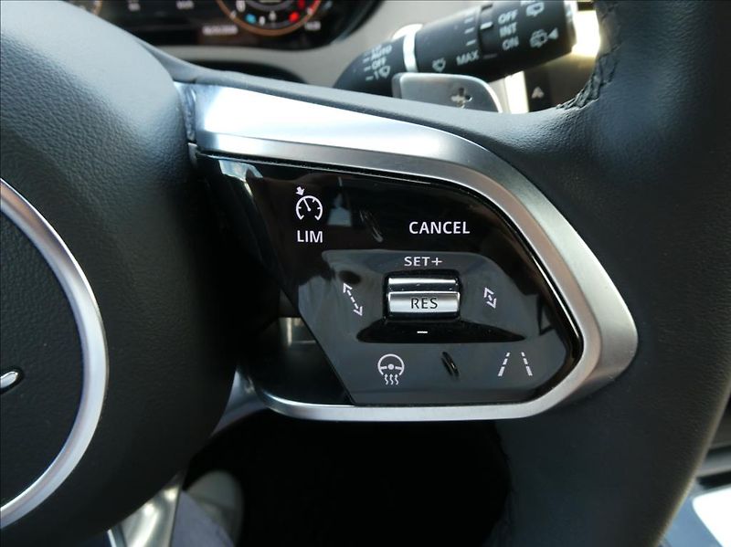 Jaguar E-Pace 2,0 D165,R-Dyn SE,1.maj,ČR,zár - fotka 24 z 38
