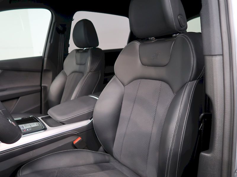 Audi Q7 (2025) S-LINE 60 TFSI e QUATTRO - fotka 15 z 35