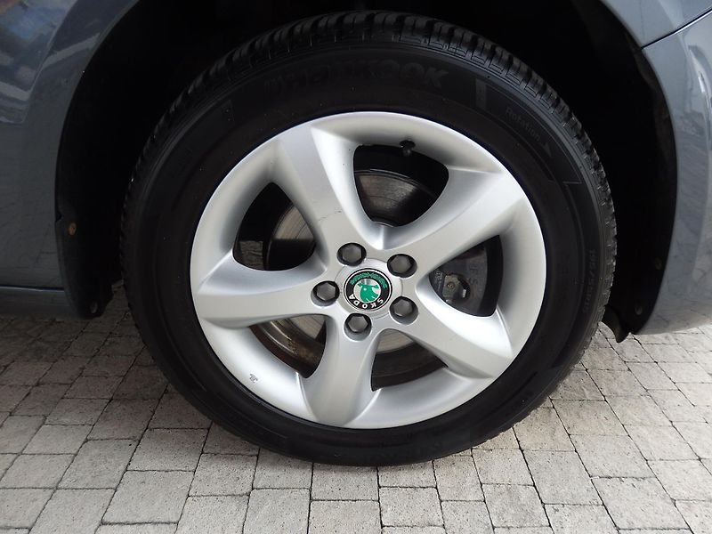 Škoda Fabia 1.2 TSI WEBASTO, DIGI. KLIMA - fotka 12 z 15