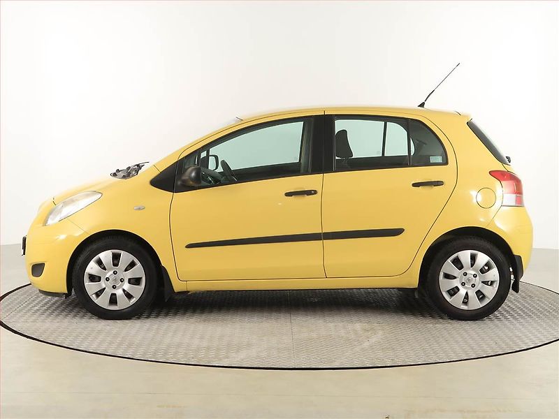 Toyota Yaris (2009) 1.33 Dual VVT-i - fotka 3 z 16