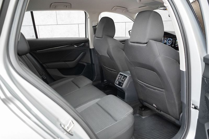 Škoda Octavia 2.0 TDI*REZERVACE* - fotka 15 z 39