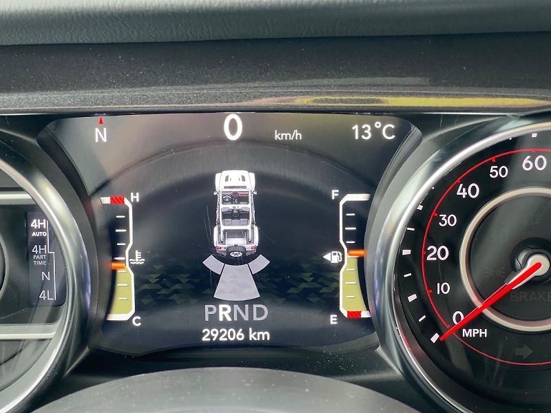 Jeep Wrangler (2021) RUBICON 392 6.4L V8 HEMI DPH - fotka 27 z 37