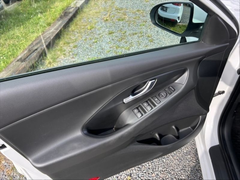 Hyundai i30 1,5 i Family Comfort - fotka 11 z 11