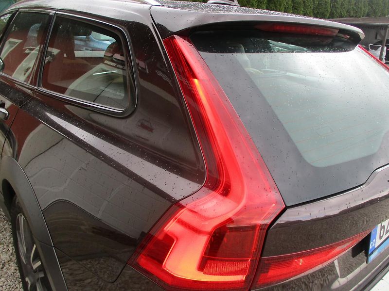 Volvo V90 T6 CROSS COUNTRY PRO 246kW - fotka 40 z 47