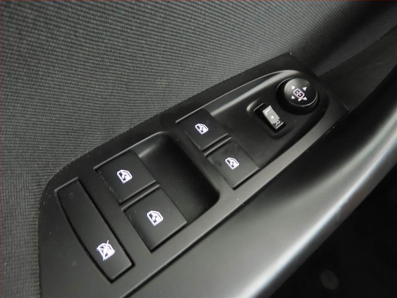 Opel Astra (2019) 1.6 CDTI, Navi, Tempomat - fotka 16 z 18