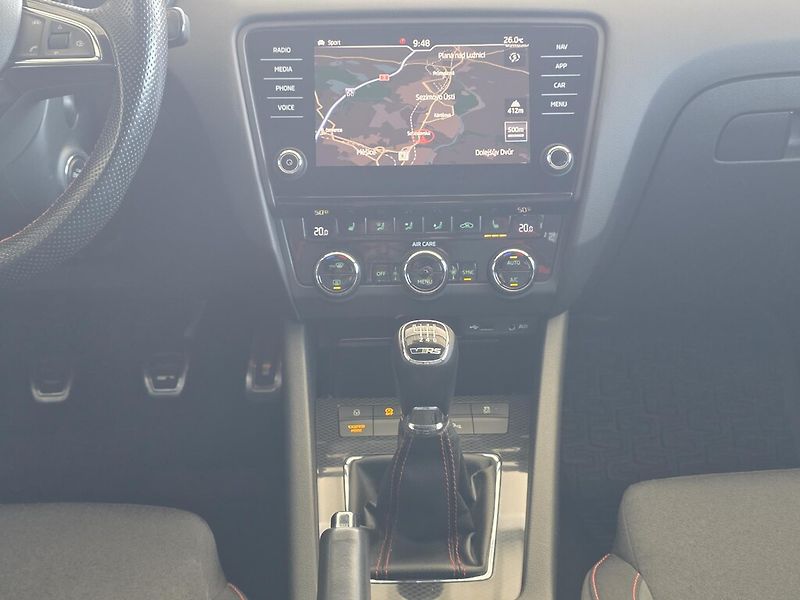 Škoda Octavia Combi 2,0 TDi 135 kW RS - fotka 11 z 23
