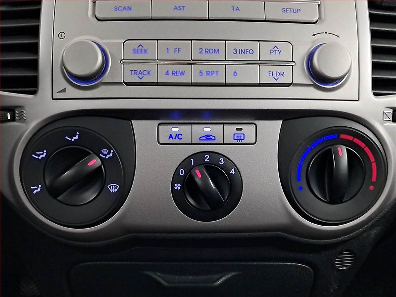 Hyundai i20 (2011) 1.2, po STK, v provozu - fotka 13 z 17