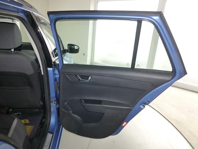 Škoda Fabia (2015) 1,2TSI-81KW**KLIMA**ALU KOLA - fotka 20 z 24