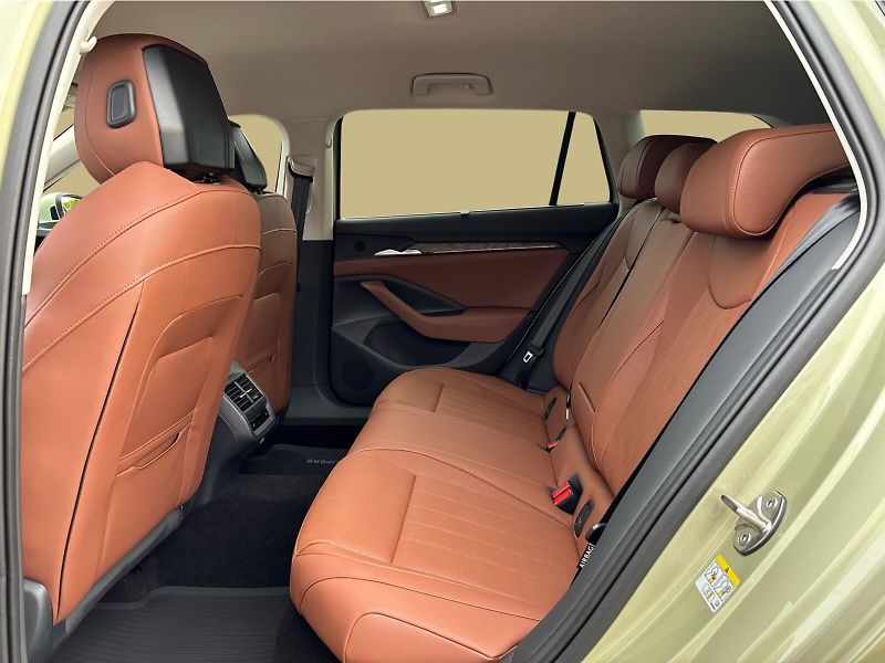 Škoda Superb 2,0 TSI 150 kW L&K DSG - fotka 12 z 30