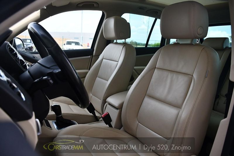 Volkswagen Tiguan 2.0TDi 103kW PANO TAŽNÉ - fotka 12 z 54
