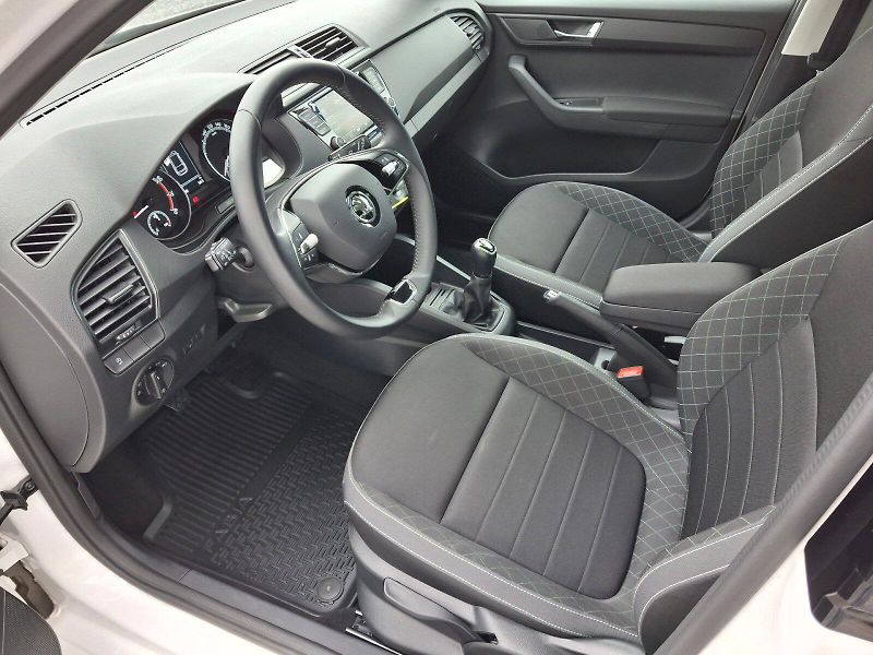 Škoda Fabia (2024) Combi Ambition Top 1,0TSi 70kW - fotka 6 z 31