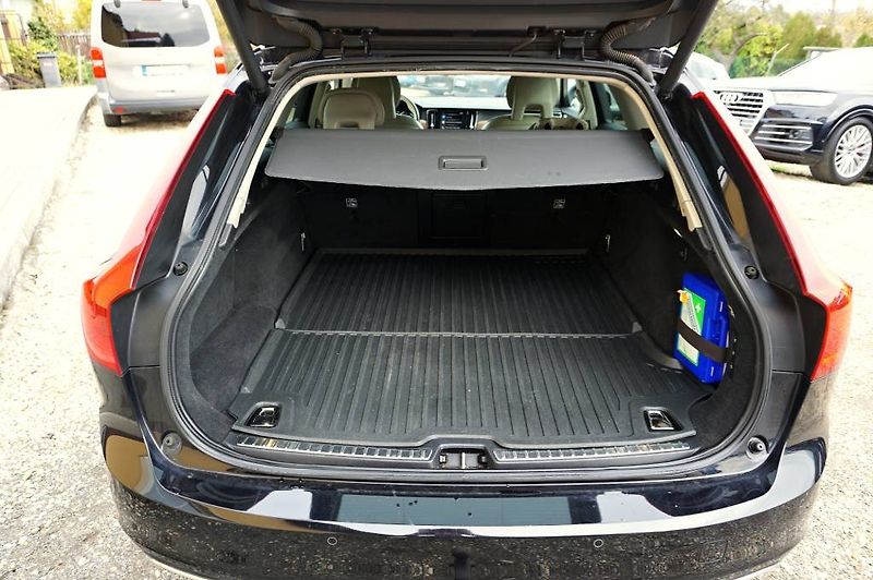 Volvo V90 (2019) INSCRIPTION POLESTAR 2,0 D5 17 - fotka 10 z 53