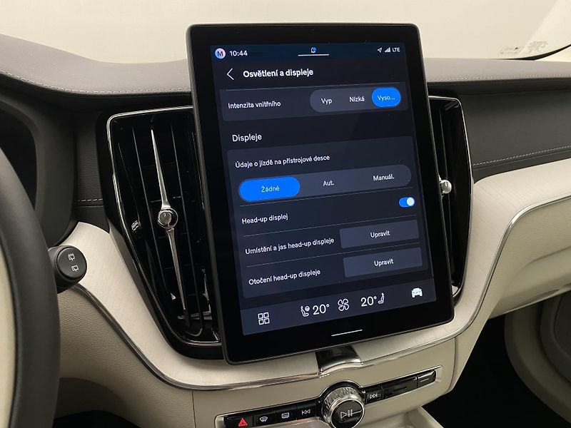Volvo XC60 T8 AWD RECHARGE DARK ULTRA CZ - fotka 55 z 66