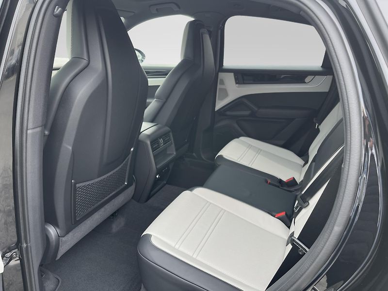 Porsche Cayenne (2025) E-Hybrid Coupe - fotka 21 z 29