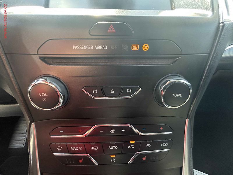 Ford S-MAX (2015) 2.0, ČR - fotka 15 z 20