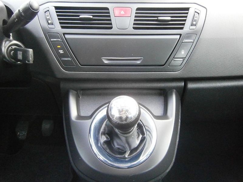 Citroën C4 Picasso 1.6 HDI - fotka 15 z 19