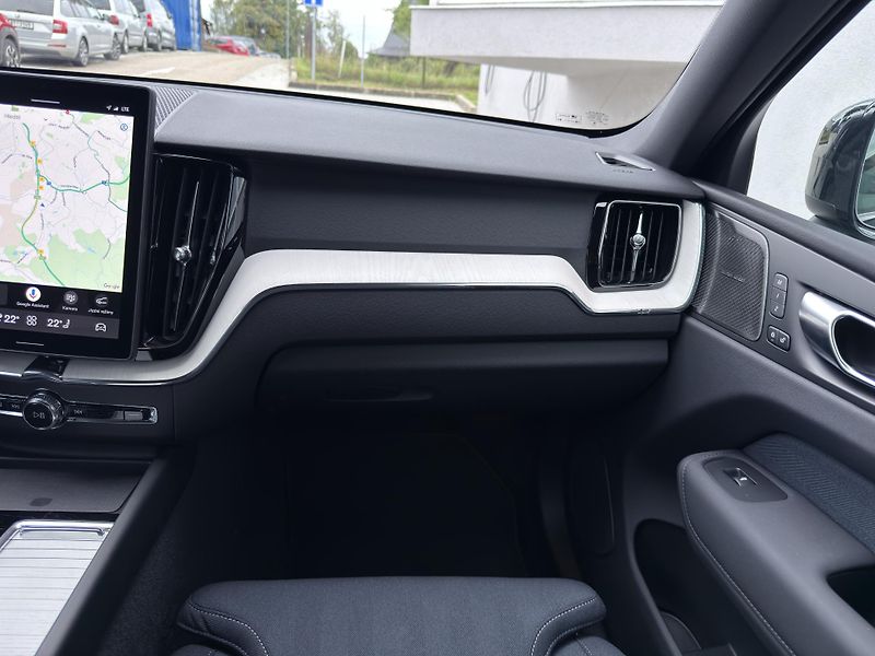 Volvo XC60 B5 AWD PLUS DARK +komplety kol - fotka 21 z 49