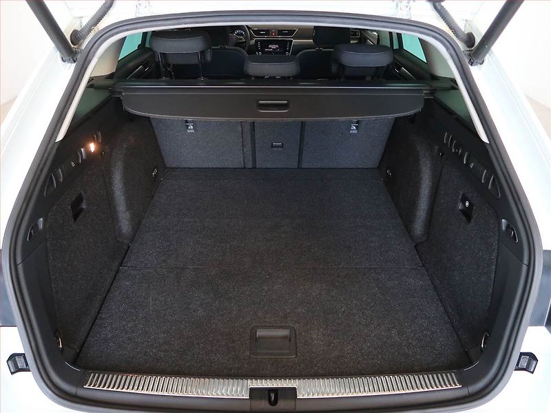 Škoda Superb (2018) Style Plus 2.0 TDI, 4X4 - fotka 12 z 12