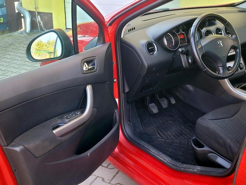 Peugeot 308 SW *KLIMA,SERV.KNÍŽKA,7míst  - fotka 20 z 34
